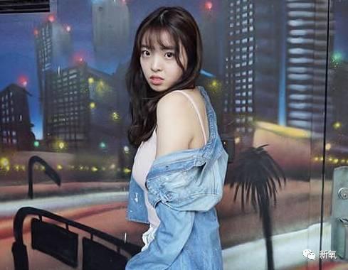 杨幂女儿照片:王中磊闺女晒长腿照，娱乐圈大佬们的千金都长什么样？