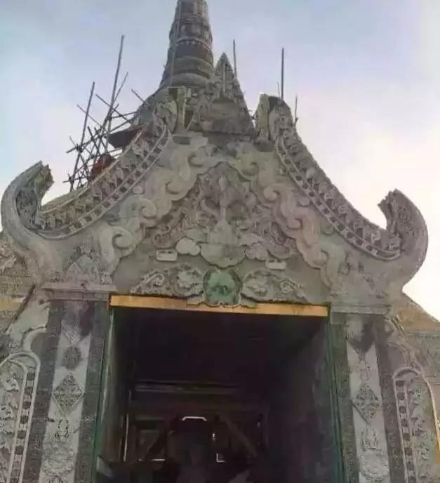 琥珀宫:蜜蜡论斤戴，翡翠当做被子盖是种什么样的体验