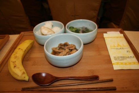 延森法师:僧人为什么要“过午不食”，对身体会有何影响？
