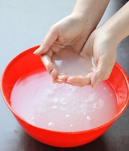 小苏打加盐能把毛巾洗白吗，家里的毛巾你都怎么清洗？