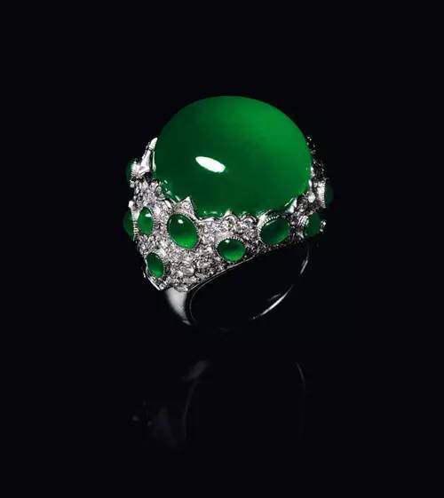 翡翠和玻璃怎么鉴别,对于玻璃仿制的翡翠珠宝，该怎么辨别？