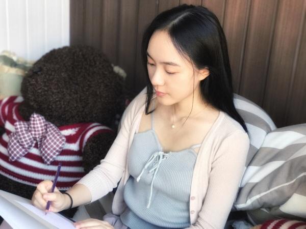 郑媛媛照片:对于社会上男同性越来越多，你们怎么看
