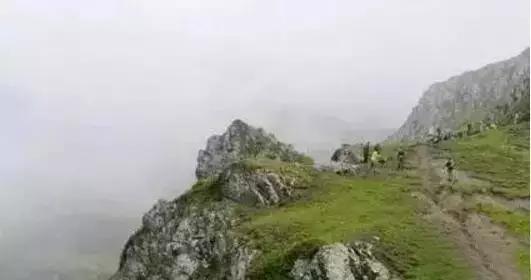 如何畅游天山天池，赏美景，品美食？