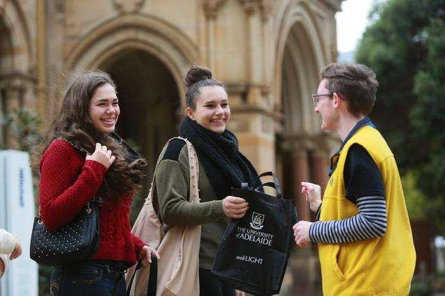 头条问答 一个英语基础很差的人待美国一年能正常与外国人交流吗 67个回答
