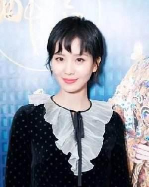戚薇纹身图片:娱乐圈哪些女星的美腿你认为最好看