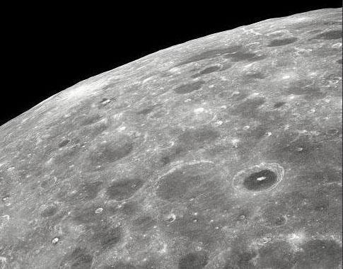 月球灵异事件背景:月球背面到底有没有外星人基地？