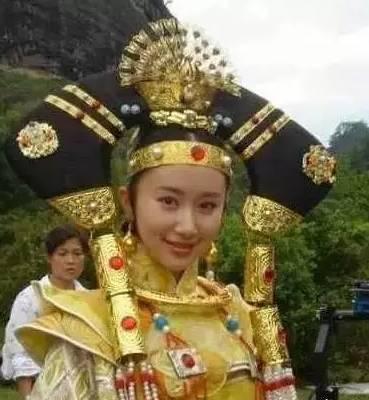 贾青照片:明星都有哪些最失败的造型、连本人看了都想删照片？