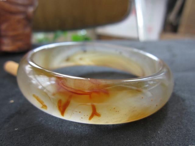 玉髓是天然的吗,玉髓是天然的颜色，还是后加的？