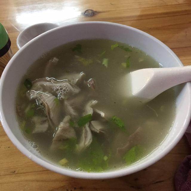 汕头实惠的小鹿犬价格多少:在汕头，有什么美食推荐吗？