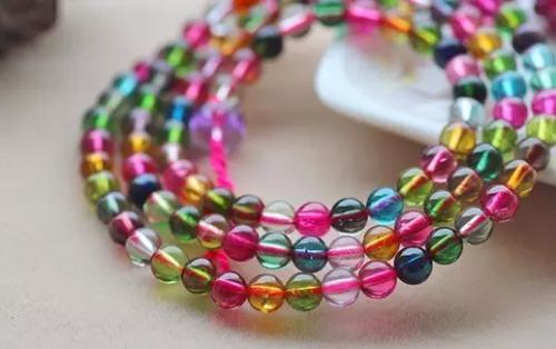 碧玺和翡翠哪个价值更高,同种颜色的碧玺，为什么价格相差百余倍？