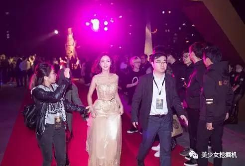 苏小妍事件:电竞圈的小姐姐到底有多厉害？