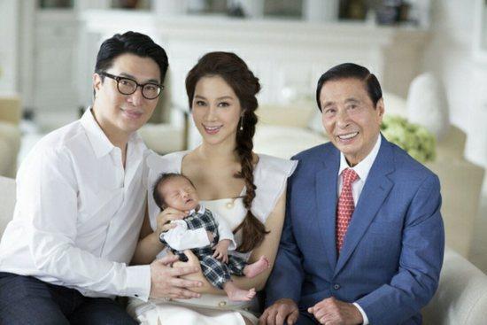 张艺谋是如何睡陈婷的:张艺谋到底有多少个孩子？