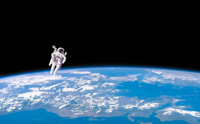 宇航员在太空看见的神秘事件，目前外太空中有人类的尸体吗