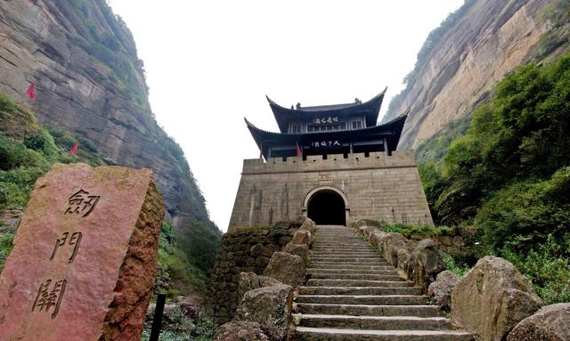 世界十大旅游胜地排行榜，四川不得不去的十大景点，你都去过哪些景点