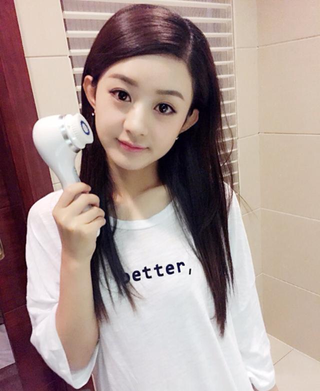 樊胜美父母:在娱乐圈中，哪些明星的身世比樊胜美还要惨