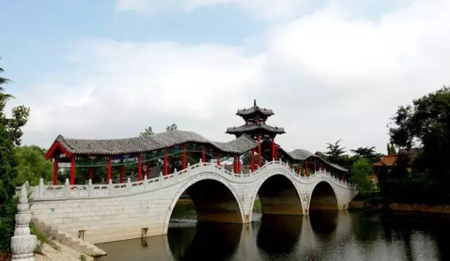临沂洗砚池街灵异事件:临沂市哪个县区好玩的景点多？
