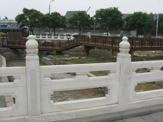 北京哪个桥底下有龙，赵州桥栏板上的龙还有什么样的图案有什么深意
