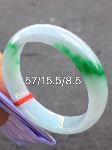 三大翡翠品牌,是新疆和田玉好，还是缅甸翡翠好？