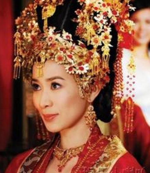 结婚黄金手镯买什么款式,广东出嫁的习俗都是满手戴金手镯？