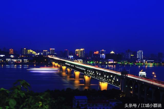 上海是个什么样的城市，上海是不是中国最大的城市