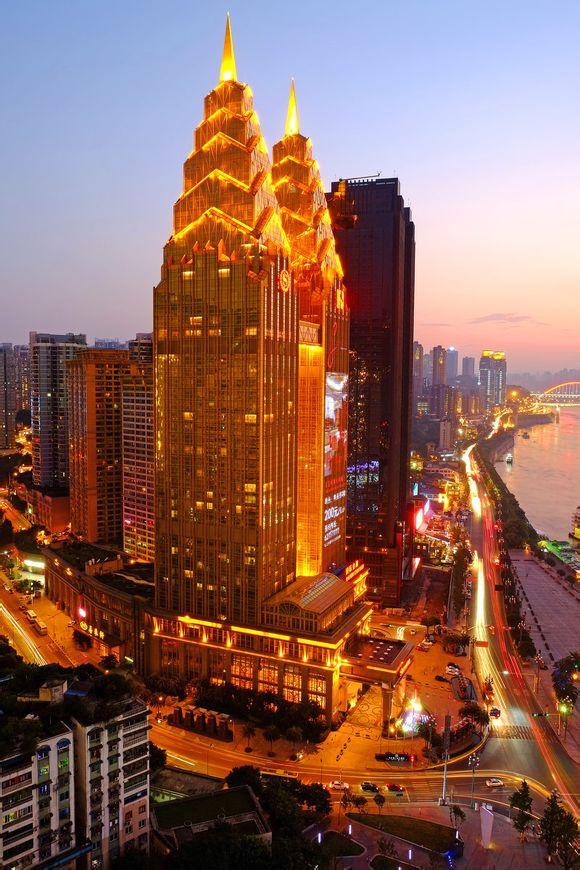 重庆黄金双塔是铁建的吗