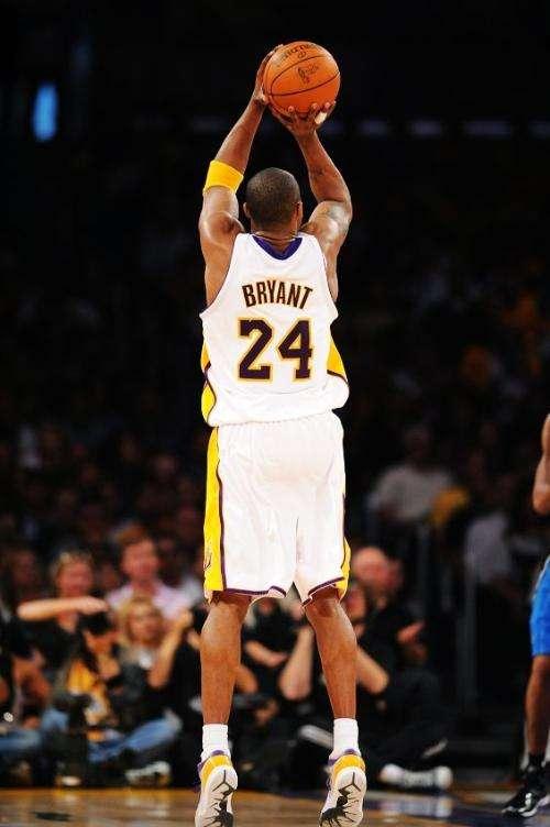 头条问答 - 如何才能练成科比的投篮姿势?(7个回答)