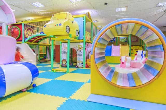 室内儿童乐园给孩子带来的利弊各有什么？