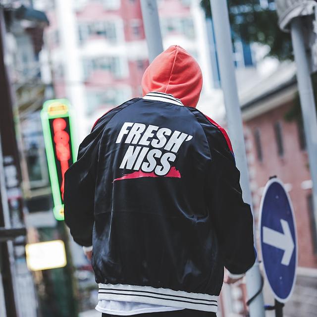 易烊千玺微:男生穿什么样的卫衣好看？