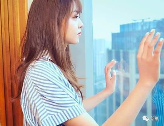 杨幂女儿照片:王中磊闺女晒长腿照，娱乐圈大佬们的千金都长什么样？