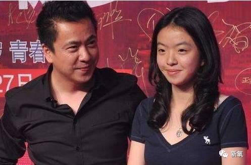 杨幂女儿照片:王中磊闺女晒长腿照，娱乐圈大佬们的千金都长什么样？