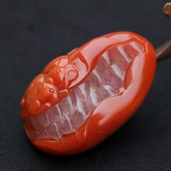 玛瑙和玉哪个养人,玉和玛瑙哪个更有收藏价值？