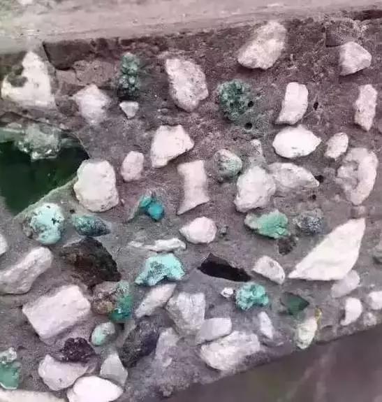 琥珀宫:蜜蜡论斤戴，翡翠当做被子盖是种什么样的体验