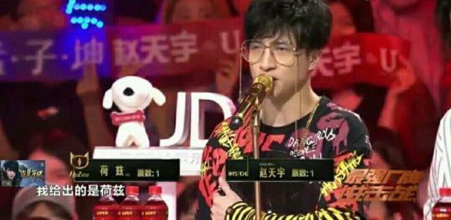 江铠同照片:毛晓彤怎么上了热搜？分手不应该体面吗？
