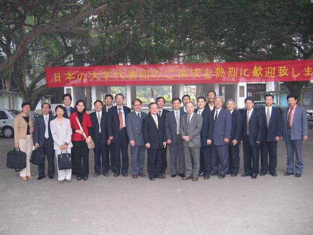 海南师范大学怎么样(海南师范大学怎么样,就业前景如何)