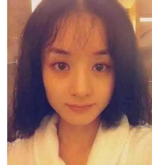 颜丹晨照片:颜丹晨为什么看起来那么年轻呢？