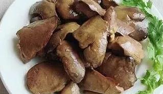 鸡肝 猪肝喂狗好吗:狗能吃鸡肝猪肝吗 主人不能给狗狗吃哪些食物？