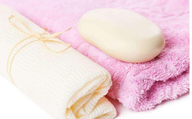 洗毛巾,毛巾脏硬，怎样能清洗干净？