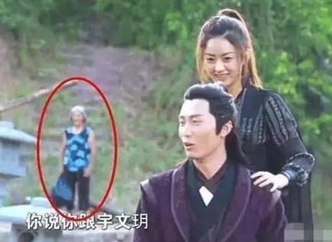 穿帮镜头大集合:你看过哪些辣眼睛的穿帮镜头？