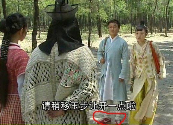 穿帮镜头大集合:你看过哪些辣眼睛的穿帮镜头？