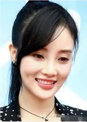 李金铭的胸:娱乐圈哪些女明星有“梨窝