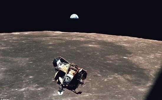 有人拍到了嫦娥真实照片，为什么有人说照片上的月球看不远就到边了月球真的很小吗