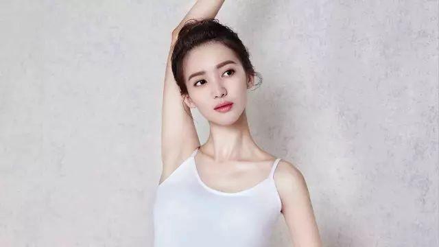 刑李原:无心法师岳绮罗和李月牙哪个长得好看？