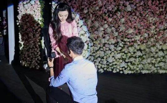范冰冰李晨现状:范冰冰一盘水果近千元，退休后李晨养得起吗