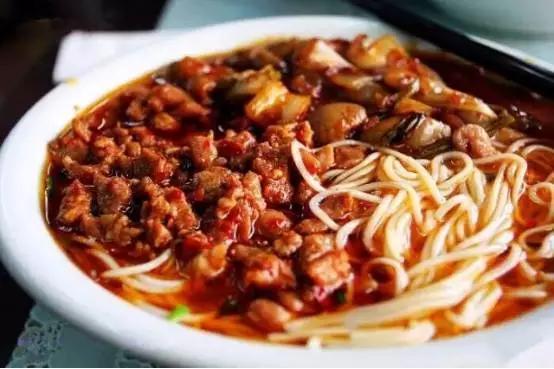 上海有哪些著名的小吃？有什么推荐吗？