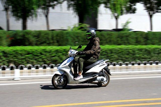 带你看看我们引进的saluki:逛屈臣氏你最喜欢买的东西是什么？