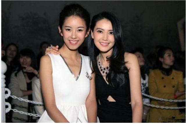 张子萱照片:38岁高圆圆同框33岁张子萱，谁更美？