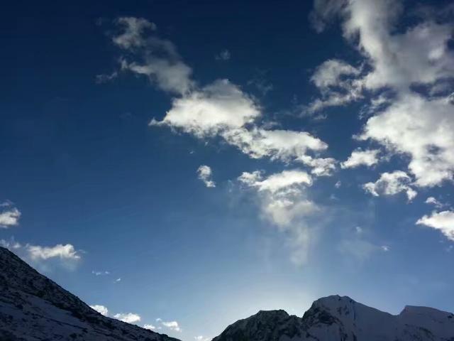 和田玉手镯种类,教你认识几种假和田玉手镯？