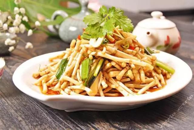 宜昌市区有什么好吃的，宜昌街头巷尾有哪些有特色又好吃的小饭店或小吃？