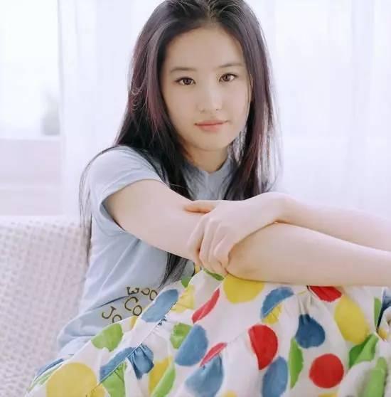 林心如男友:林心如有过多少个男朋友？感情路是怎么样的？