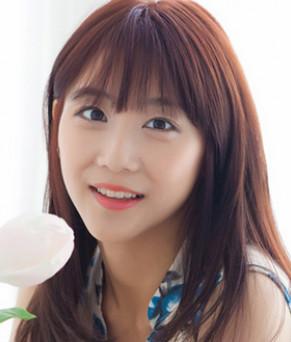 瓜子脸女生发型？